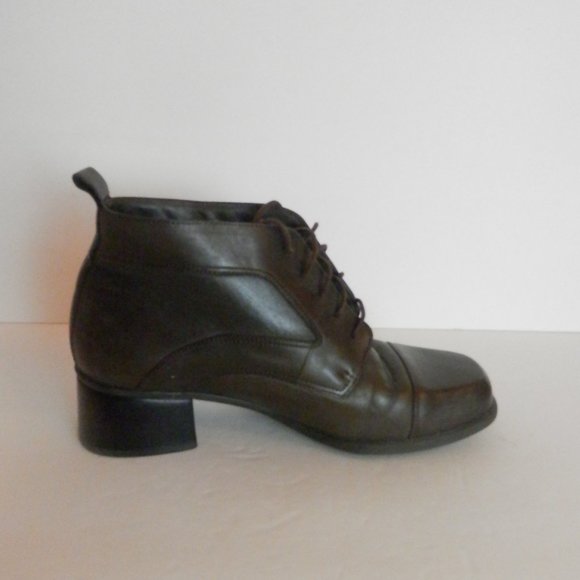 Clarks Springers Square Toe Booties - Picture 5 of 8